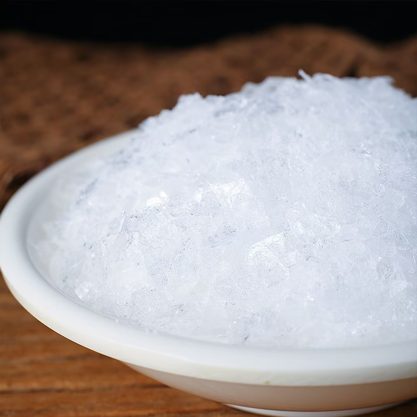 Soap Making Raw Material - Yüksek Saflıkta Doğal Borneol Kristalleri El